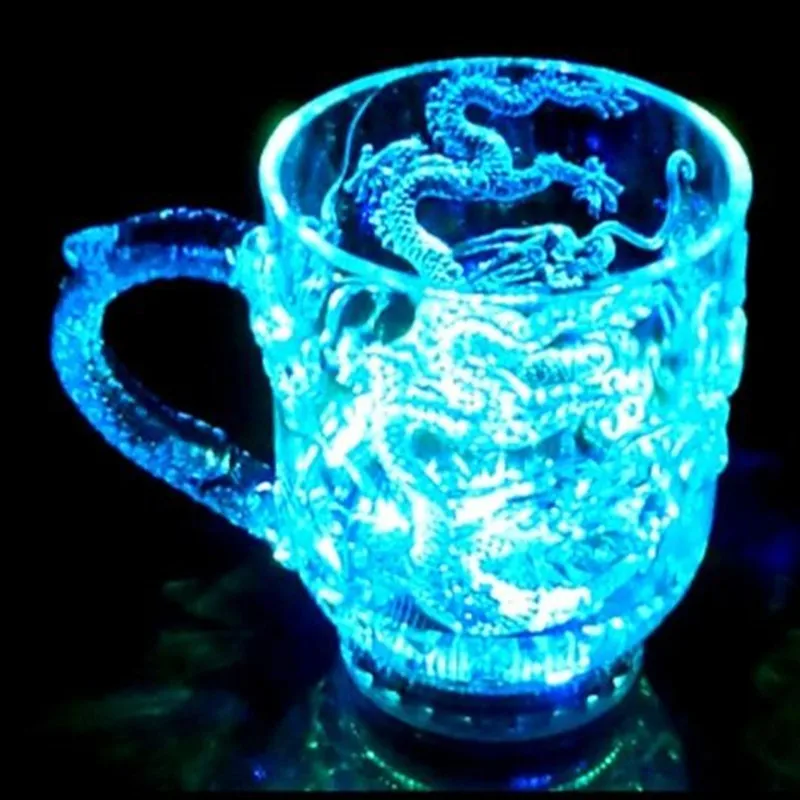 Нова Цветна Светеща чаша Дракон, Светещ Чаша, с Променящ се Цвят, Светещ Чаша, Една Чаша с вода, Самосветящаяся Пластмасова Чаша Изображение 2 