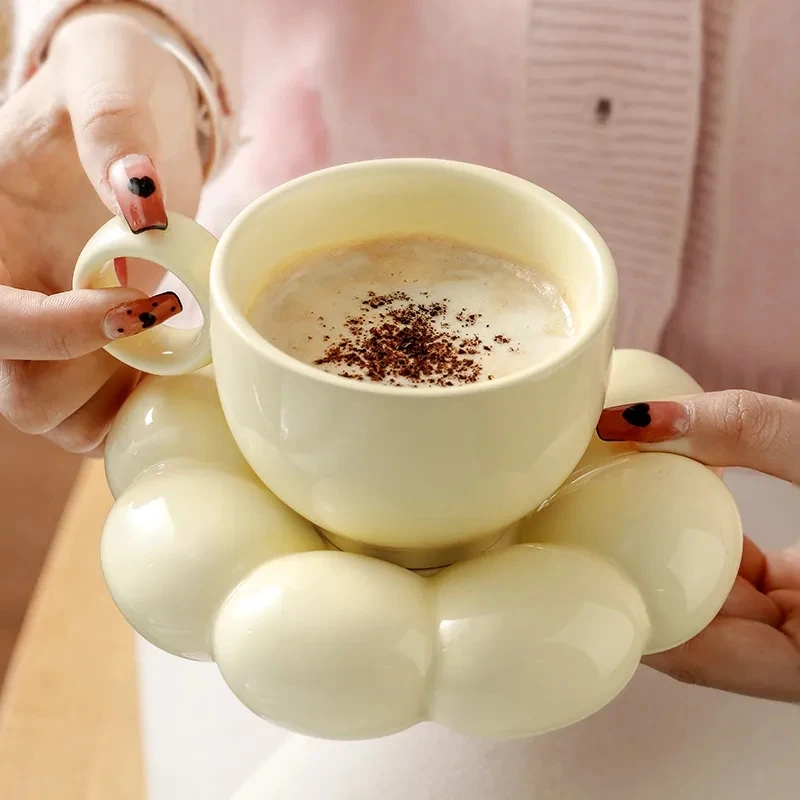 Скандинавските Керамични Чаши Чаши за Кафе с Тавата Забавно Посуда за Напитки Оригиналната Чаша за Чай Голям Набор от Креативни Подаръци на Приятелите си